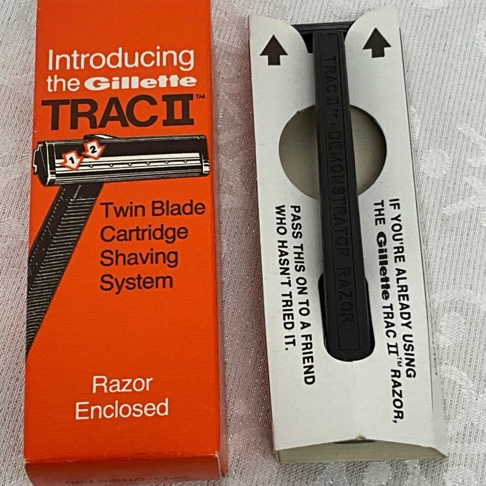 Gillette Trac II Twin Blade Razor Enclosed Shaving System‎